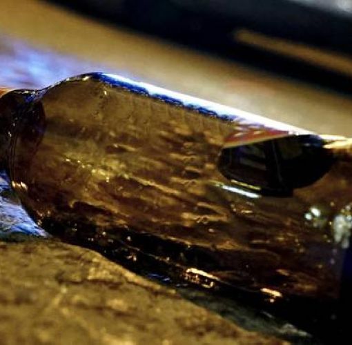 Abbiategrasso: uomo aggredito da un gruppo di ragazzi, colpito in testa con una bottigliata