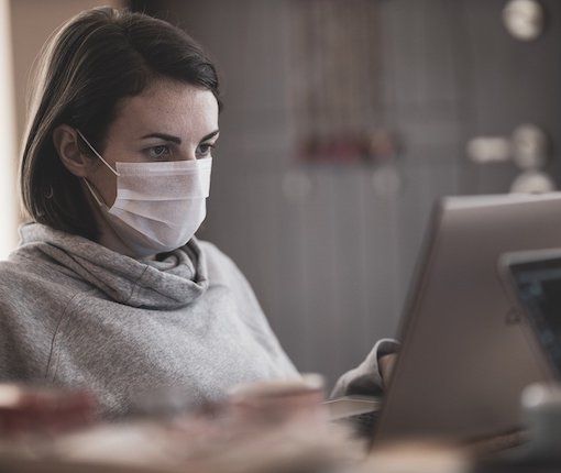 Covid, dal 1° aprile stop alla quarantena per i contatti stretti e ai tempi di attesa per i tamponi di conferma
