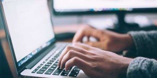 Truffe online, i consigli di Poste Italiane per prevenirle