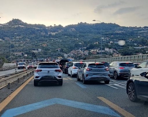 Ponte del 2 giugno: giorno o notte conta poco, anche ieri sera l'autostrada in Liguria è stata un incubo