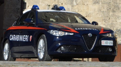 Dramma in Brianza: prende a martellate in testa la moglie e cerca di darsi fuoco