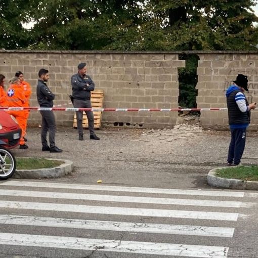 Calcio: Magenta-Pavia, nell’intervallo ignoti sfondano il muro dello stadio con una bomba carta. Indagano i Carabinieri