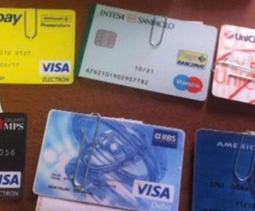 2400 transazioni con carte rubate: Questore chiude per 15 giorni bar di Milano