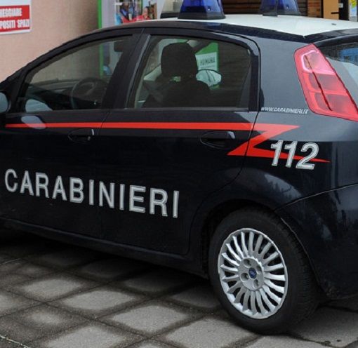 Vittuone: ruba duecento euro di alcolici al Destriero, ma la sicurezza la ferma e i Carabinieri la arrestano