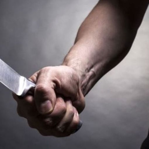 Desio, accoltella ex compagno della madre per difenderla: i carabinieri arrestano 19enne