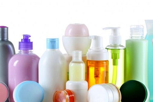 Monza, la Gdf sequestra 105mila prodotti cosmetici pericolosi