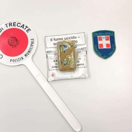 Trecate: aggredisce gli agenti di Polizia locale, arrestato 33enne