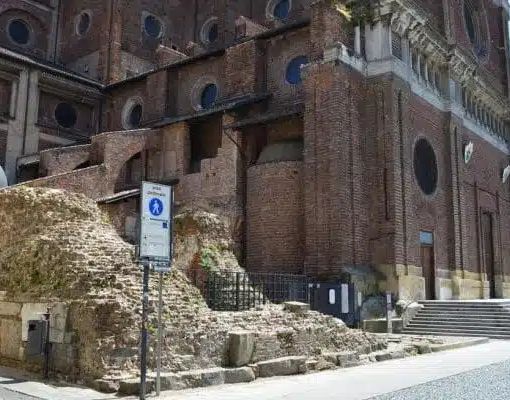 Pavia ricorda i morti della torre crollata