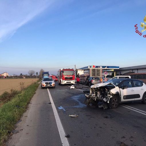Oltrepò: scontro tra auto sulla provinciale 1, tre uomini in codice giallo al San Matteo