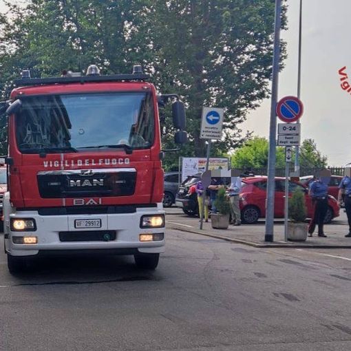 L'intervento dei mezzi di soccorso in via Cei