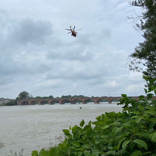 Torre Beretti: donna 55enne rischia di annegare nel Po, portata in salvo con l'elisoccorso
