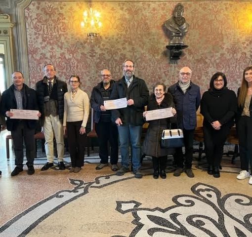 Trecate, donazione da 4mila euro a Caritas e Pane Quotidiano