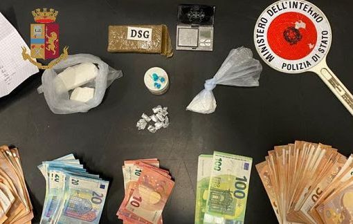 Trezzano/Milano: la Polizia antidroga arresta 5 spacciatori e sequestra 3 etti di ‘coca’