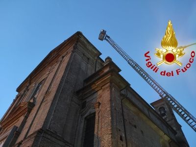 Robbio: il maltempo colpisce alcuni edifici, intervengono i Vigili del fuoco