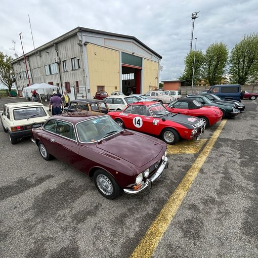 Mede, le immagini di &quot;Lomellina Classic&quot; evento benefico con auto d'epoca