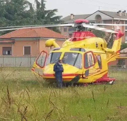 Grave infortunio a Corbetta, 70enne elitrasportato al Niguarda