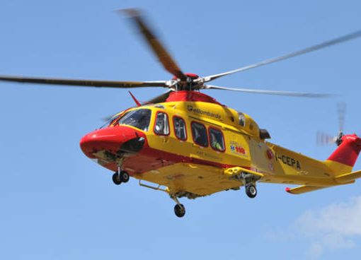 Casatisma: scontro frontale auto-moto sulla provinciale 35, gravemente ferite due persone