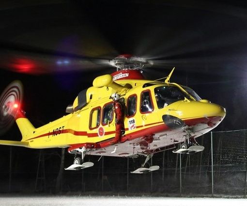 Rosasco: si ribaltano con l'auto a Cascina Fallosa, feriti 3 ragazzi