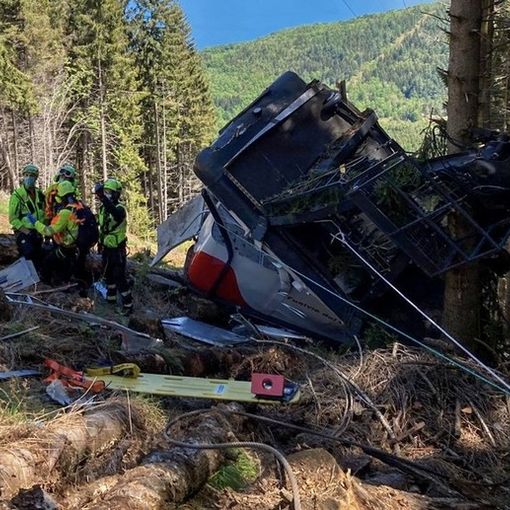 AUDIO Mottarone, la telefonata dell'operatrice del 118 che avverte i carabinieri: «E' precipitata la cabina della funivia»
