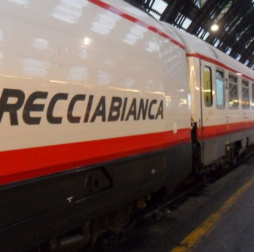 Pavia, 19enne investito da un treno in stazione