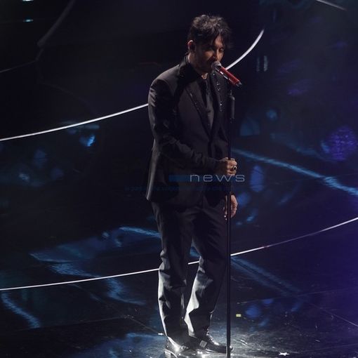 &quot;La distanza fra me e l'universo sono i miei figli&quot;: Fabrizio Moro racconta il nuovo sé da quando è diventato padre