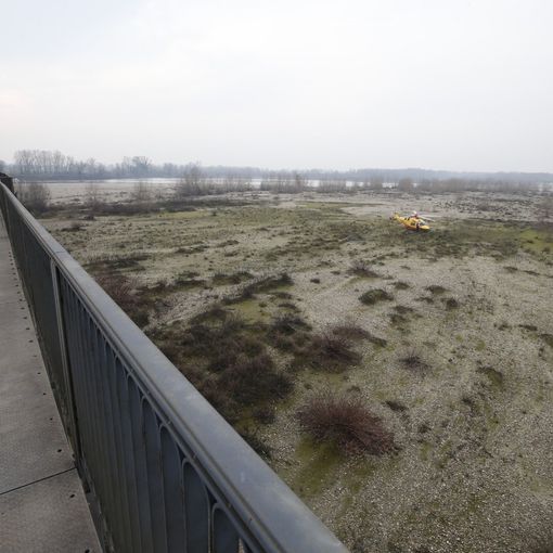 Mezzana Bigli: cade da ponteggio sul ponte della Gerola, grave un operaio
