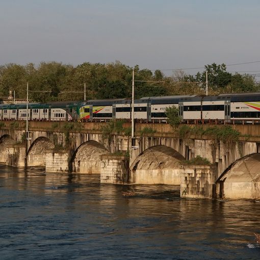Magenta: il ragazzo ferito vicino ai binari non è stato investito dal treno