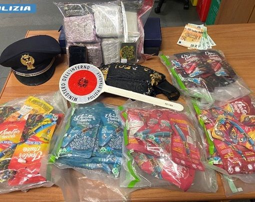 Novarese, sigarette elettroniche con resina liquida di marjuana e due chili e mezzo di hashish, arrestato un uomo