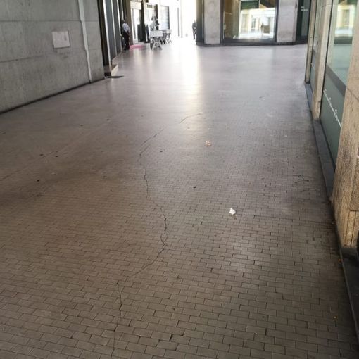 Urla nel cuore della notte nel centro di Magenta: intervengono Carabinieri e ambulanza