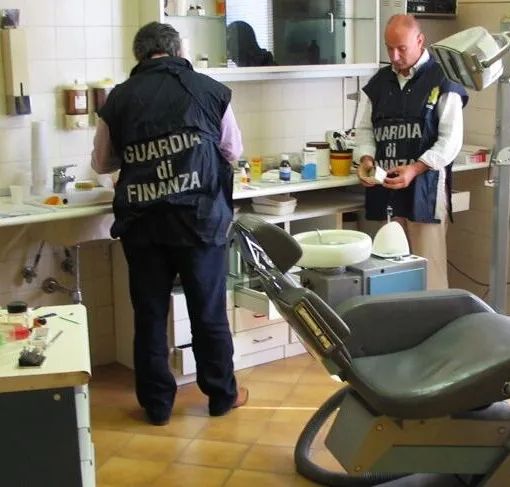 Finto dentista tra Milanese e Casale Monferrato scoperto dalla GDF