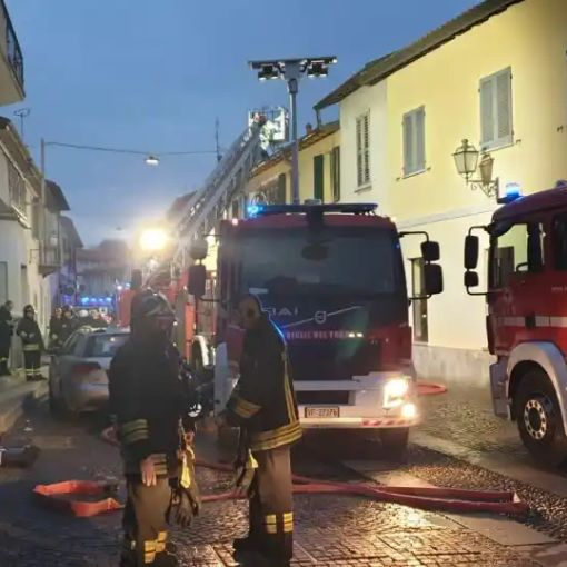Incendio in via Brera a Corbetta: devastata la storica Gigi Ferramenta