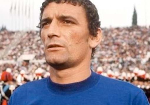 Gigi Riva leggenda del calcio italiano, aveva 79 anni