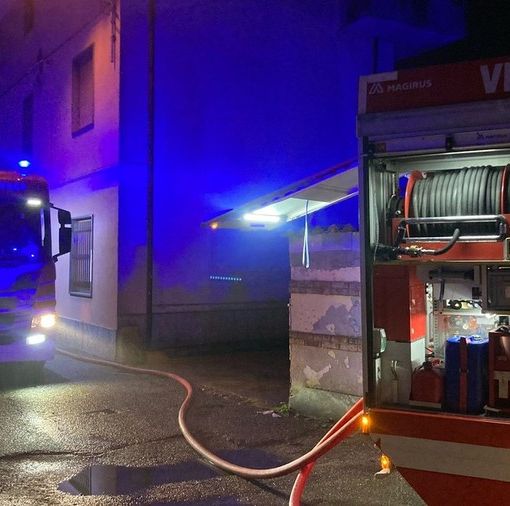 Cerano: casa divorata da un incendio nella notte