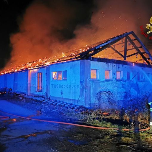 Pavia: incendio all'ex Arsenale, fiamme domate in circa 6 ore