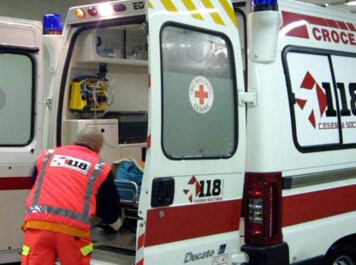 Baveno, si schianta contro un'auto: grave motociclista di 17 anni