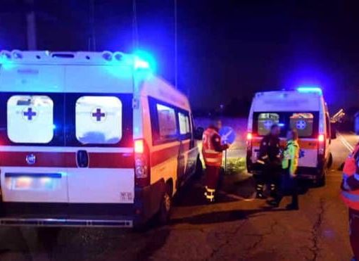 Pavese: 4 giovani feriti in incidente stradale