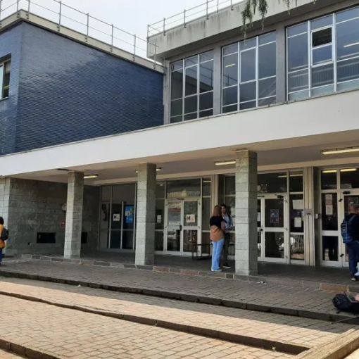 Abbiategrasso, il &quot;Corriere&quot;: studente aggressore dell’Itis espulso e bocciato. La protesta dell’avvocato difensore