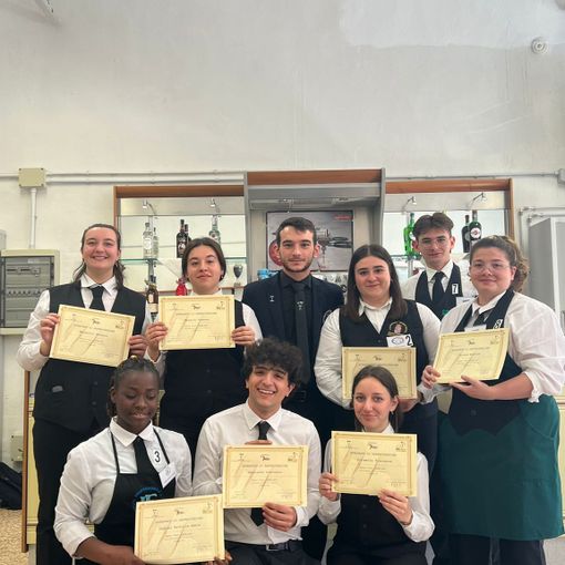 Mortara: &quot;Barman per un giorno&quot;, la masterclass di Latte Art al Pollini