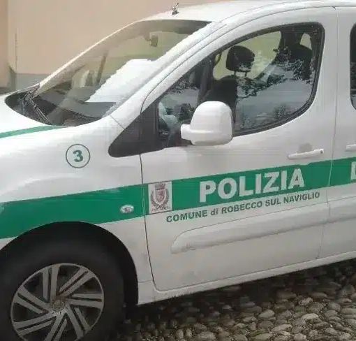 Robecco sul Naviglio: sorpreso dalla Polizia locale istruttore di scuola guida abusivo