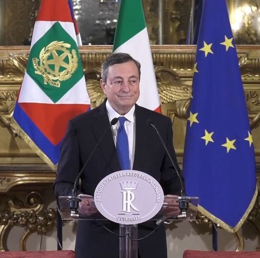 Più zone rosse locali, anche dei comuni limitrofi a quelli dove circolano le varianti. Sarà prorogato il divieto di spostamento tra regioni