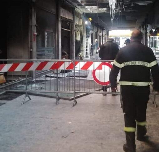 Abbiategrasso: incendio doloso alla Galleria Mirabello, individuati i presunti autori