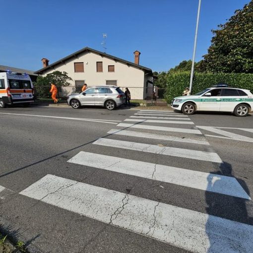 Robecco sul Naviglio: auto contro monopattino alla rotonda, 17enne finisce al pronto soccorso