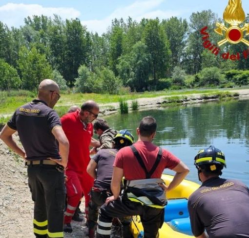 Escursionista bloccato su un isolotto del Ticino al Geraci di Motta Visconti, salvato dai Vigili del Fuoco