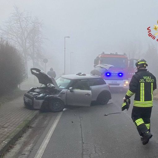 Pavese: frontale tra auto a Borgarello, ferite due donne