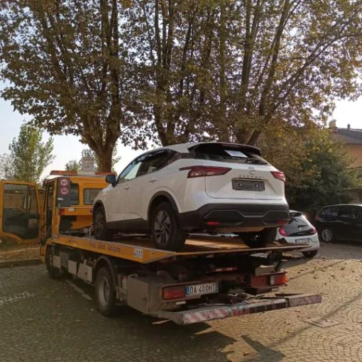 Automobilista in fuga a Robecco sul Naviglio, bloccato dalla Polizia locale