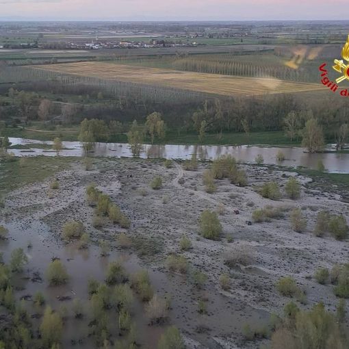 Suardi: dieci ragazzi bloccati su un isolotto sul Po. Salvati dall'elicottero dei vigili del fuoco di Malpensa