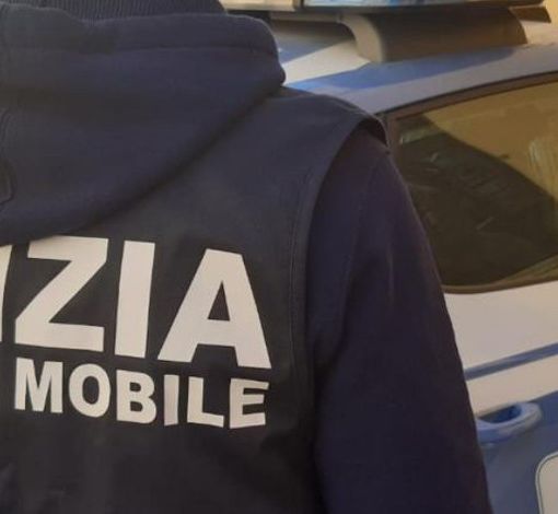 Novara, arrestato spacciatore 51enne: nascondeva cocaina nel bagagliaio dell’auto