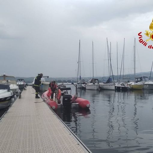 TRAGEDIA SUL LAGO MAGGIORE. Barca si ribalta: quattro vittime. Sono tre turisti e la moglie del comandante