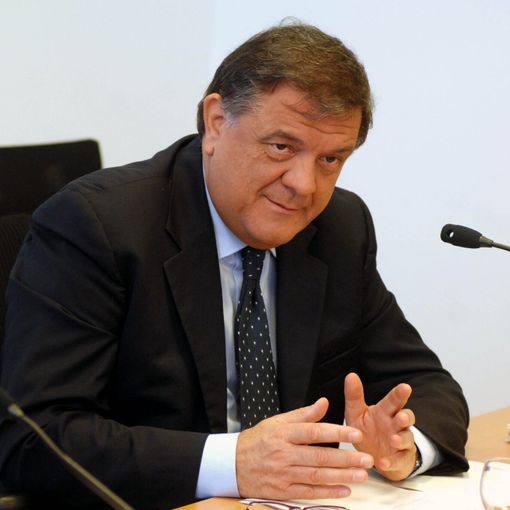 Terremoto al Parlamento Europeo: fermati la Vicepresidente e l’ex Pd Panzeri, arrestate moglie e figlia. Trovati 500mila euro