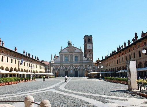 Covid, le nuove chiusure in vigore dal lunedì e non dalla domenica